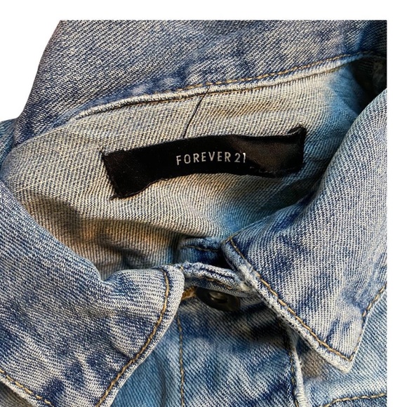 Blue ripped Denim Jacket 
Forever 21

Size Medium - Picture 2 of 4